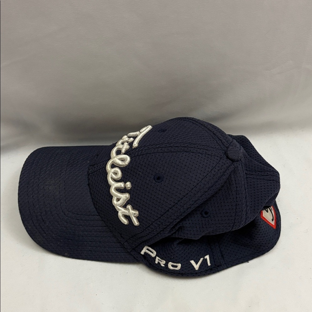 Titleist Pro V1 Fitted Hat Cap Size Small-MediumNew Era Navy Blue - Picture 2 of 9